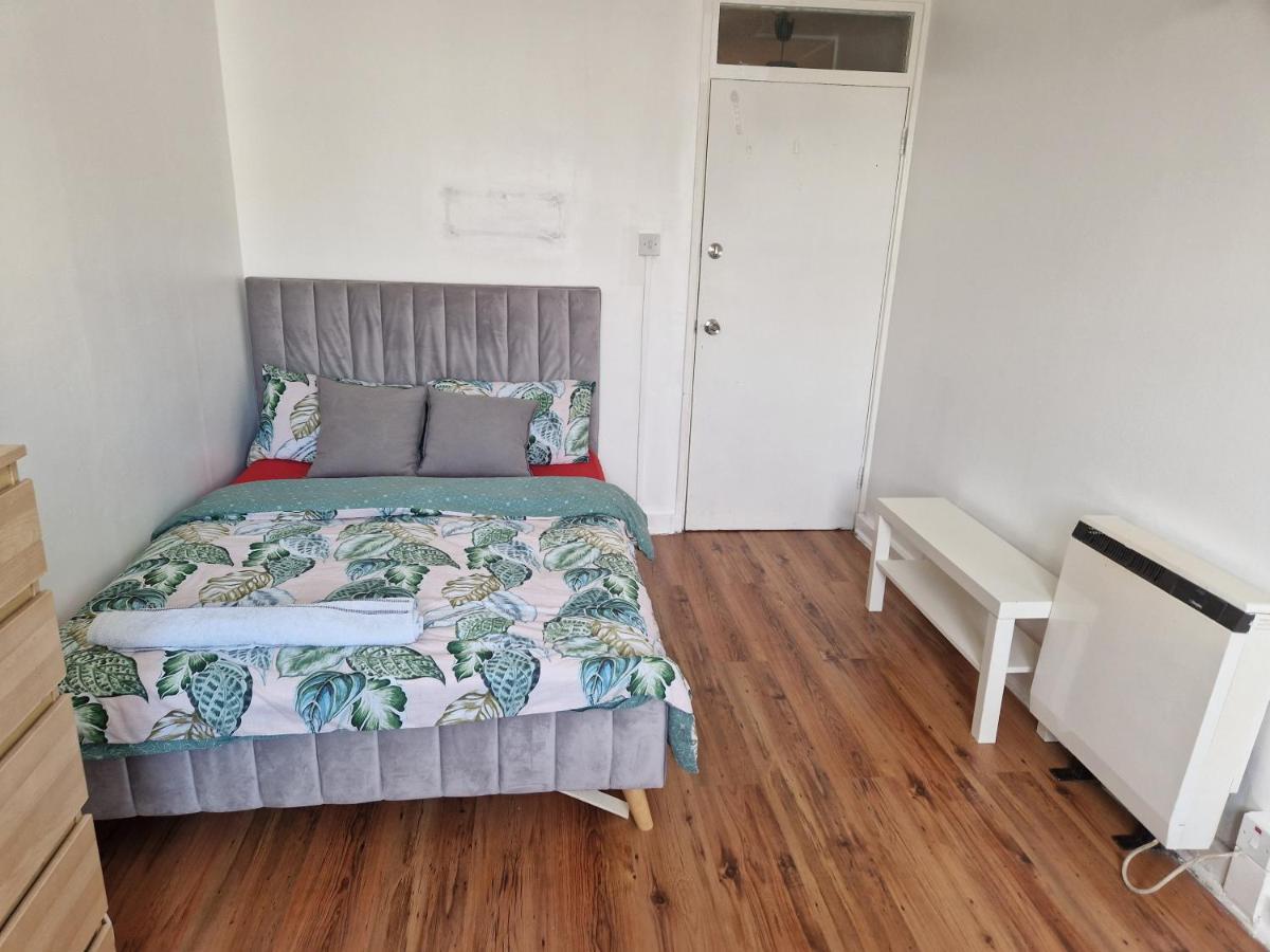 Twin Bed For Guests Apartment London Ngoại thất bức ảnh